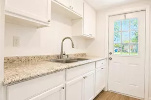 723 Burdick Ave, Fort Myers, FL 33905 - Photo 4