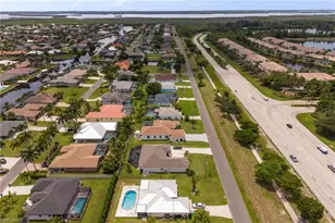 2526 Miracle Pkwy, Cape Coral, FL 33914 - Photo 44