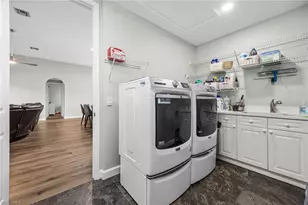 2526 Miracle Pkwy, Cape Coral, FL 33914 - Photo 28