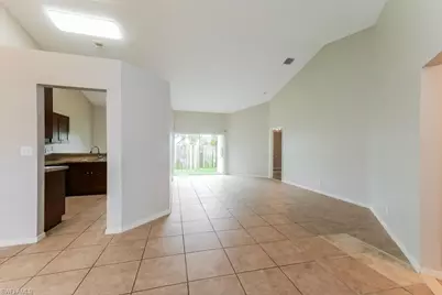 176 Heatherwood Dr, Royal Palm Beach, FL 33411 - Photo 2