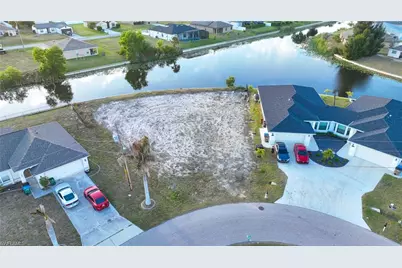817 SW 8th St, Cape Coral, FL 33991 - Photo 4