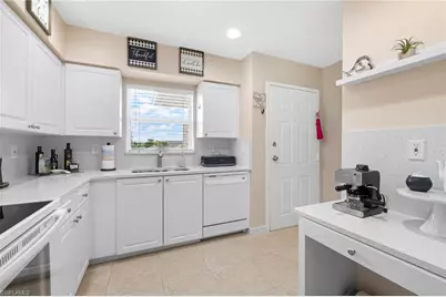 904 SE 13th St #201, Cape Coral, FL 33990 - Photo 4