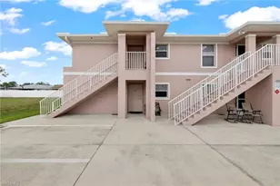 904 SE 13th St, Cape Coral, FL 33990 - Photo 2