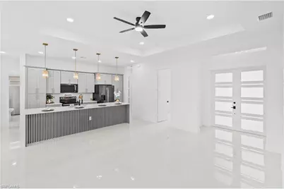 942 Kanuga St E, Lehigh Acres, FL 33974 - Photo 8