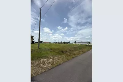 1616 NW 5th St, Cape Coral, FL 33993 - Photo 2