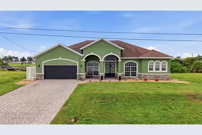 1005 NW 3rd Pl, Cape Coral, FL 33993 - Photo 2