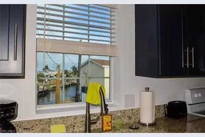 19 Helen Ln, Fort Myers Beach, FL 33931 - Photo 6