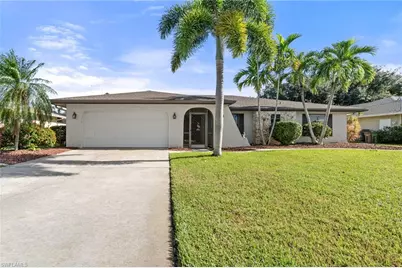701 SE 35th Ter, Cape Coral, FL 33904 - Photo 2