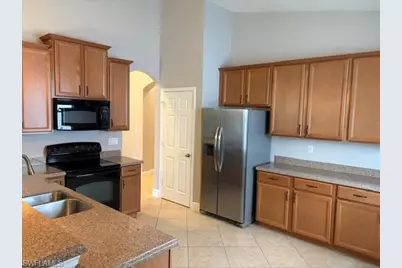 8610 Sumner Ave, Fort Myers, FL 33908 - Photo 4