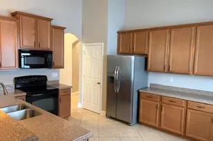 8610 Sumner Ave, Fort Myers, FL 33908 - Photo 4
