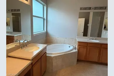 8610 Sumner Ave, Fort Myers, FL 33908 - Photo 10