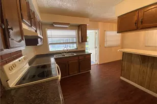 7906 Suncoast Dr, North Fort Myers, FL 33917 - Photo 6