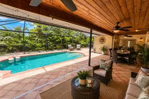 922 SE 1st Pl, Cape Coral, FL 33990 - Photo 10