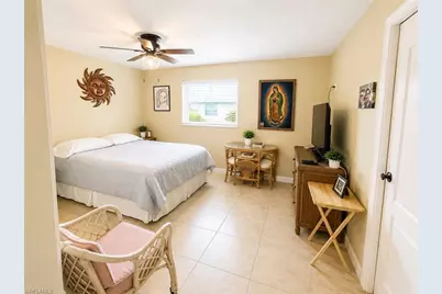 922 SE 1st Pl, Cape Coral, FL 33990 - Photo 14