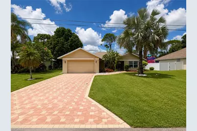 922 SE 1st Pl, Cape Coral, FL 33990 - Photo 1