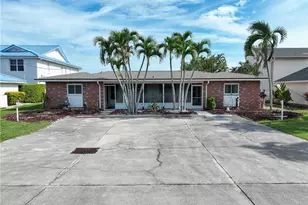 1705 SE 46th Ln, Cape Coral, FL 33904 - Photo 16