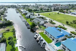 1705 SE 46th Ln, Cape Coral, FL 33904 - Photo 4