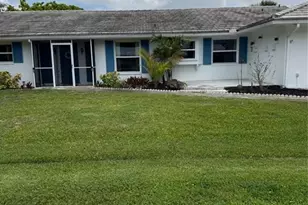 30 Maui Cir, Naples, FL 34112 - Photo 2