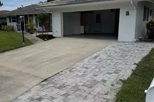 30 Maui Cir, Naples, FL 34112 - Photo 4