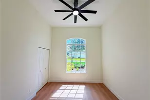 11001 Sea Tropic Ln, Fort Myers, FL 33908 - Photo 10