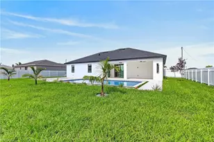 1005 NE 1st Pl, Cape Coral, FL 33909 - Photo 40