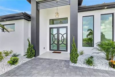1005 NE 1st Pl, Cape Coral, FL 33909 - Photo 2