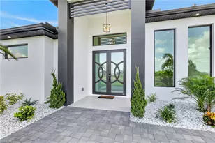 1005 NE 1st Pl, Cape Coral, FL 33909 - Photo 2