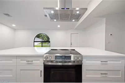 812 SE 34th St, Cape Coral, FL 33904 - Photo 10