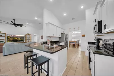 125 SE 11th Ter, Cape Coral, FL 33990 - Photo 16