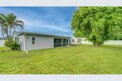 909 SE 27th St, Cape Coral, FL 33904 - Photo 22