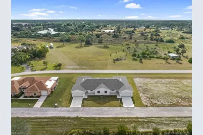 628 Falls Ln, Lehigh Acres, FL 33974 - Photo 8
