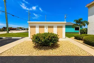 1615 SE 46th Ln, Cape Coral, FL 33904 - Photo 20