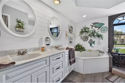 916 SE 21st Ln, Cape Coral, FL 33990 - Photo 26