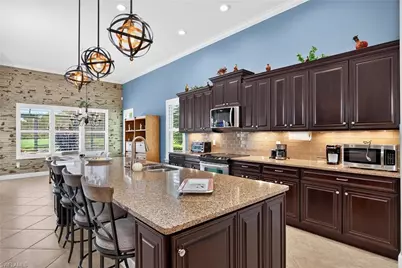 11205 Surrey Pl, Fort Myers, FL 33913 - Photo 10