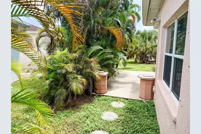 10704 Rio Mar Cir, Estero, FL 33928 - Photo 40