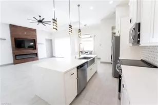 1005 NE 13th Pl, Cape Coral, FL 33909 - Photo 12