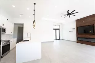 1005 NE 13th Pl, Cape Coral, FL 33909 - Photo 4