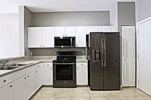 3605 Cedar Oak Dr, Fort Myers, FL 33916 - Photo 2