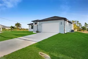 2106 W 18th St, Lehigh Acres, FL 33972 - Photo 4