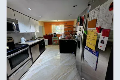 5710 Melaleuca Dr, Tamarac, FL 33319 - Photo 6