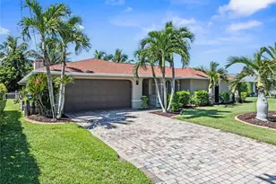 1826 SE 45th St, Cape Coral, FL 33904 - Photo 2
