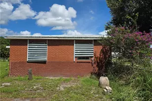 615 New Market Rd W, Immokalee, FL 34142 - Photo 8