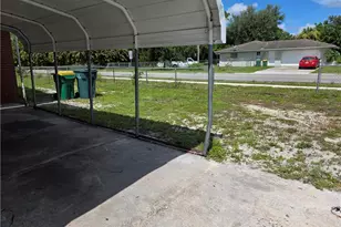 615 New Market Rd W, Immokalee, FL 34142 - Photo 4