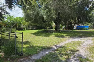 615 New Market Rd W, Immokalee, FL 34142 - Photo 6