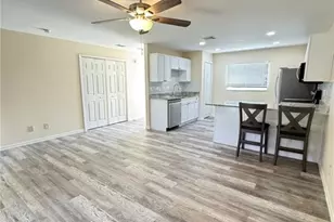 1019 SE 11th St, Cape Coral, FL 33990 - Photo 4