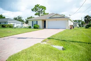 1108 NE 36th Ln, Cape Coral, FL 33909 - Photo 4