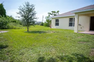 1108 NE 36th Ln, Cape Coral, FL 33909 - Photo 20