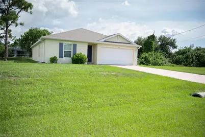 1108 NE 36th Ln, Cape Coral, FL 33909 - Photo 2