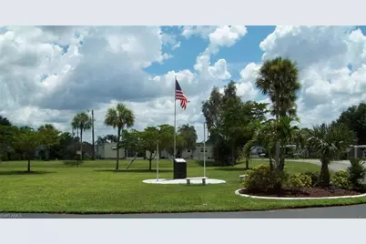 556 Freedom St, North Fort Myers, FL 33917 - Photo 28