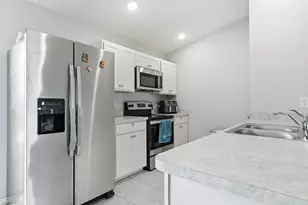 132 NE 16th Terrace, Cape Coral, FL 33909 - Photo 10